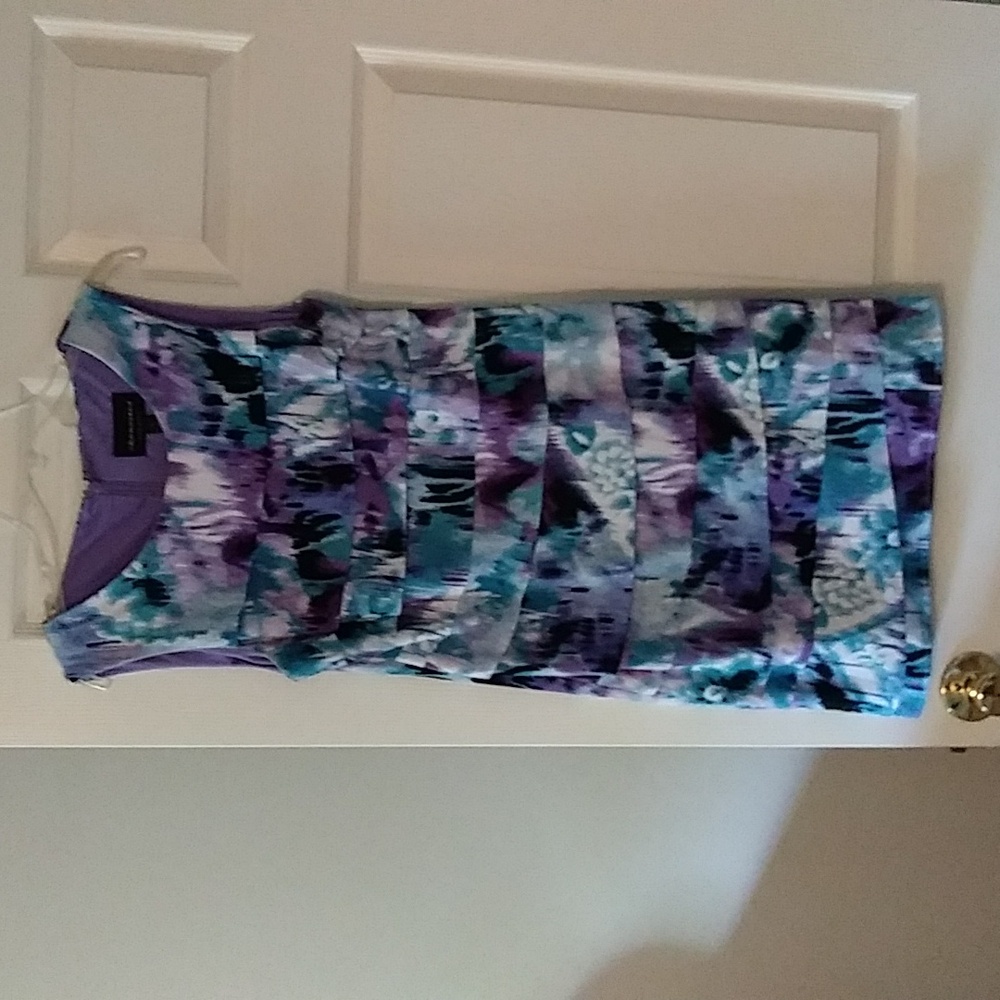 Multi colored, dress. Sz 8. Full length lining down the front.